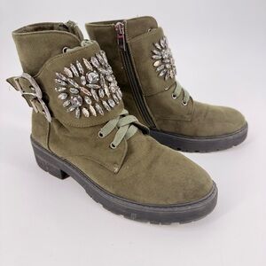 Olivia Miller Hyder Embellished Combat Boots Olive Green Faux Suede 7 Boho Chic